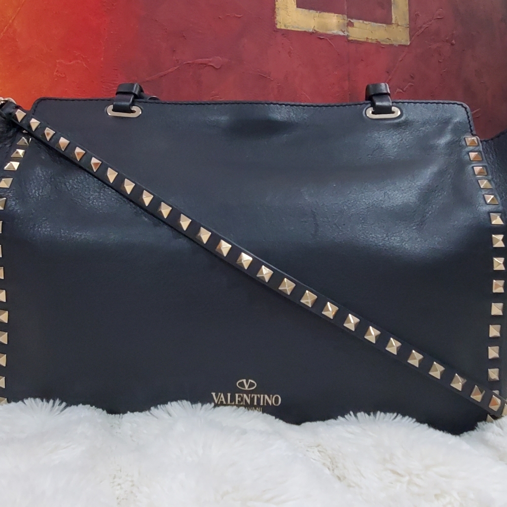 "SOLD "Valentino Garavani Rockstud leather tote - Picture 4 of 14